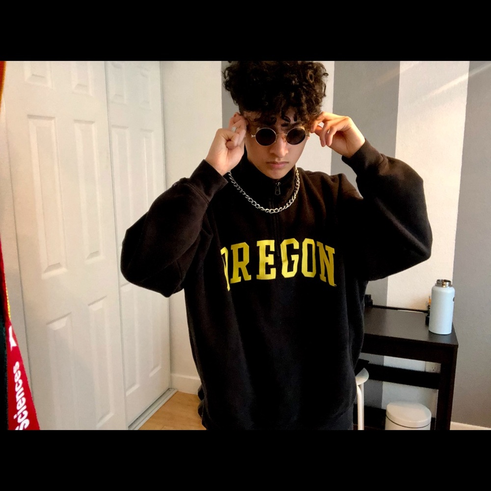 Vintage crewneck/ university of Oregon sweater